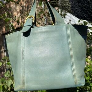 Vintage coach Waverly 4133